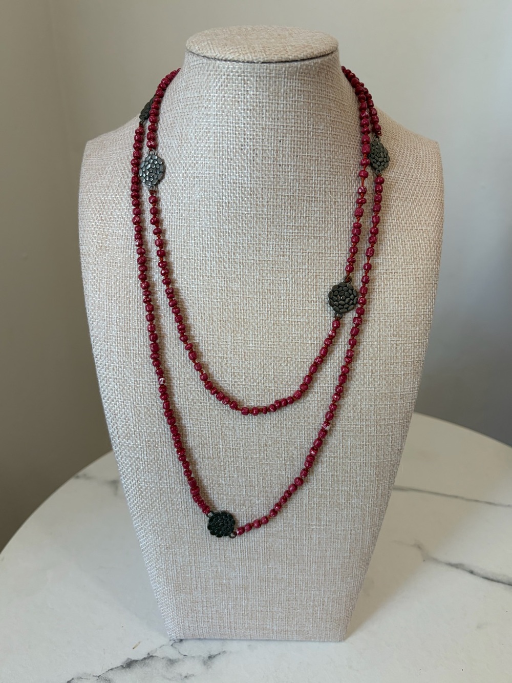 🦔 Vintage Knotted Beaded Necklace